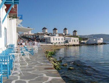 Μύκονος: Εξάρθρωση σπείρας Ιταλών για κλοπές - Ρόλο «κλειδί» στη συμμορία μια... εντυπωσιακή Ναπολιτάνα